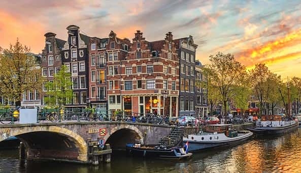 Amsterdam (AMS)