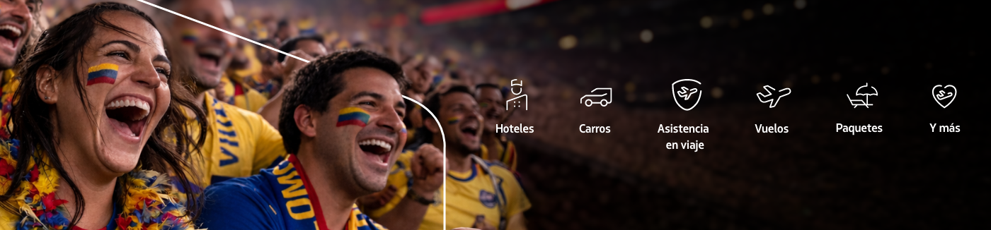 Aficionados colombianos celebrando en un estadio; a la derecha, iconos de Hoteles, Carros, Asistencia en viaje, Vuelos, Paquetes y más.