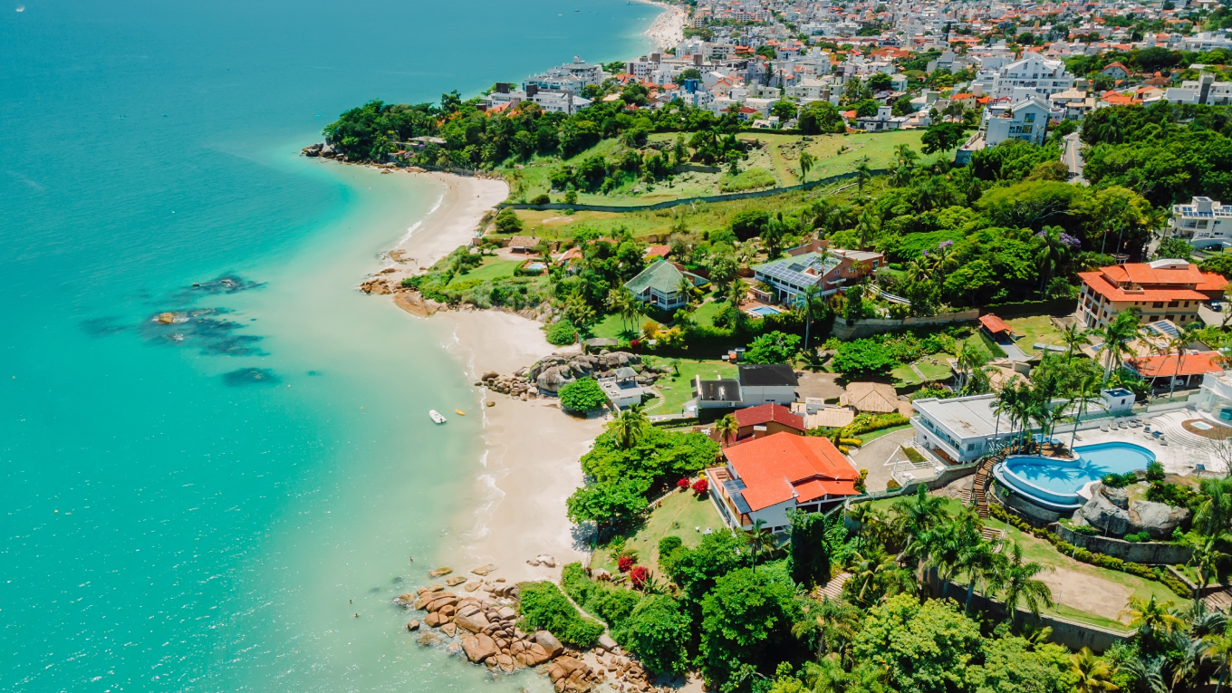 Compra pasajes aéreos, reserva alojamientos, arma paquetes turísticos y contrata asistencia en viaje en un solo lugar. Compara precios, elige la mejor opción y viaja al destino que sueñas, con total comodidad y seguridad.