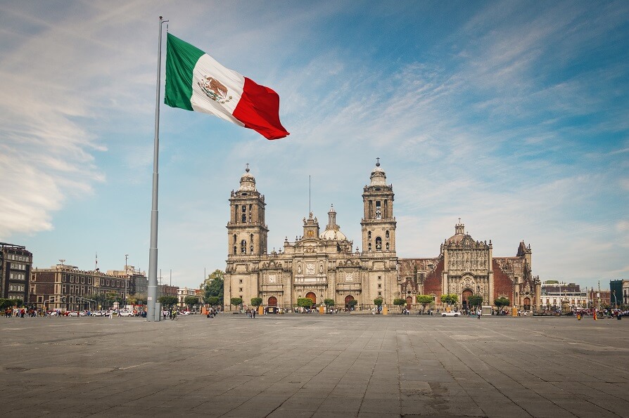 México autoriza entrada de cargas de frango fora de SC já embarcadas