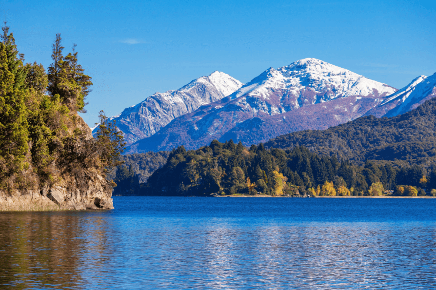 https://www.latamairlines.com/content/dam/latamxp/sites/vamos-latam/news-nieve-sudam%C3%A9rica-may25/bariloche/Modelo-3.png